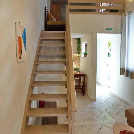 Sophia's Summer Apartment *