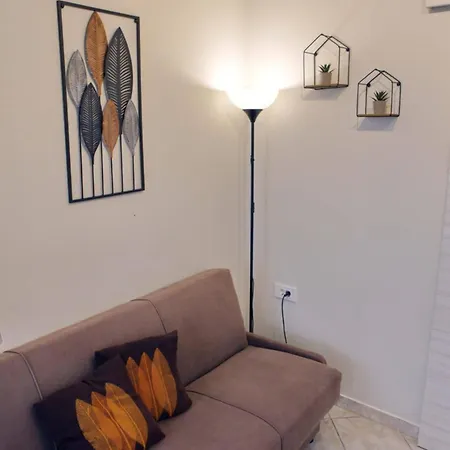 Sophia's Summer Apartment *