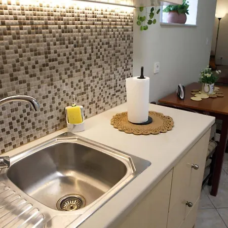 Sophia's Summer Apartment *